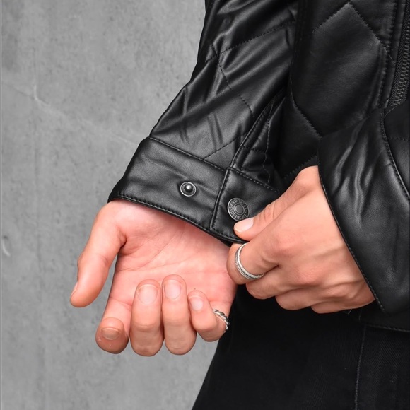 Levi's Black Quilted Shirt Jacket - Picture 4 of 9